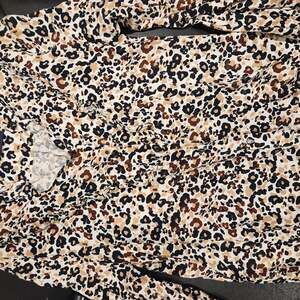 Maeve Anthropologie Women's Size 10 Button Up Blouse Tan Leopard Print Ruffle